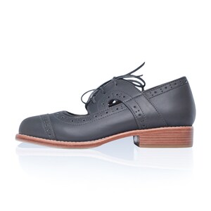 SCANDINAVIA. Leather oxfords / oxford pumps / lace up boots / oxford shoes women Grey