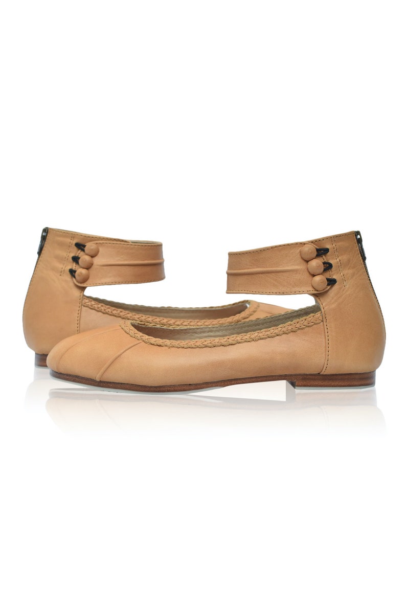 MUSE. Ballet flats / Flat shoes / cuffs / braided detail / leather shoes. Sizes US 4-13, EUR 35-43. Available in different leather colors. Light Tan