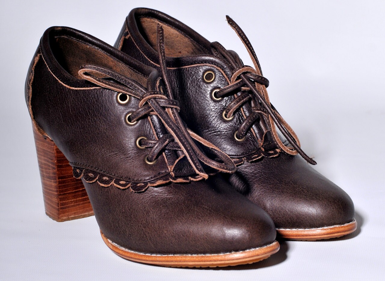 laced leather boots womens