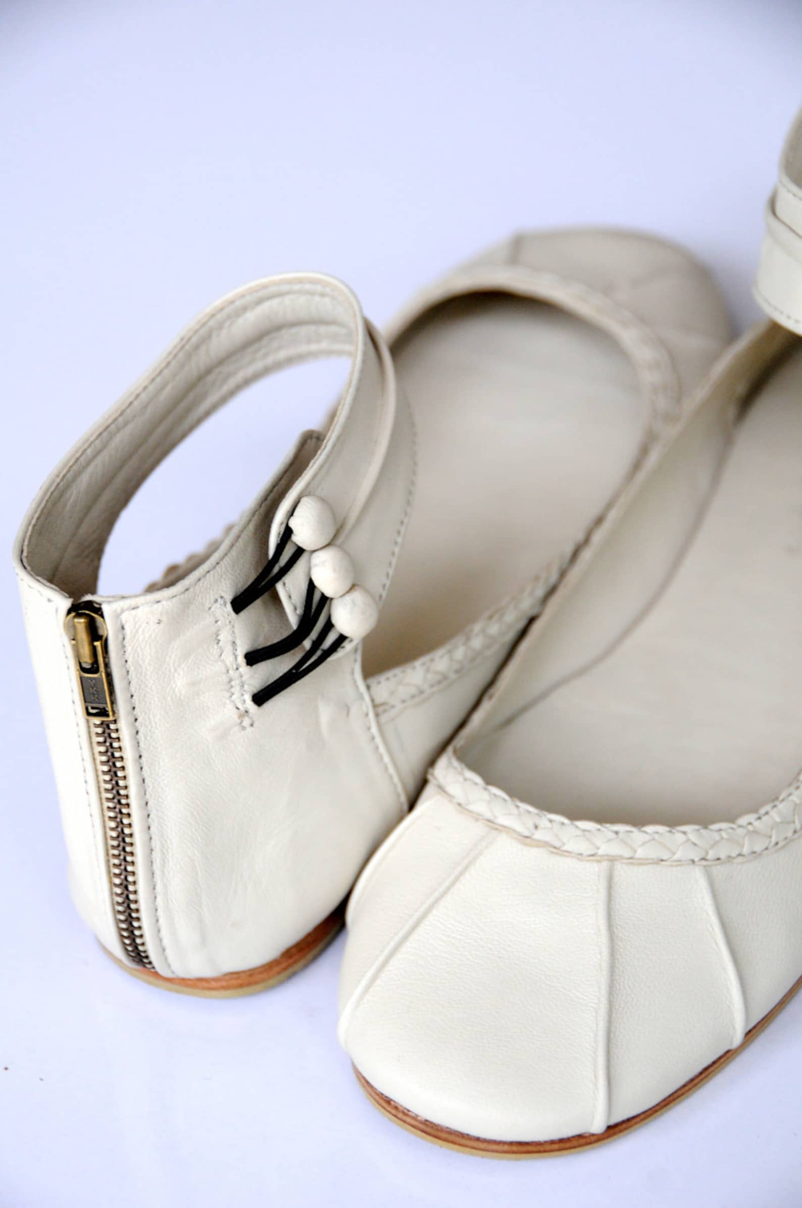 muse. ballet flats / leather shoes / bridal shoes / wedding shoes / ivory flats. sizes us 4-13 . available in different leather