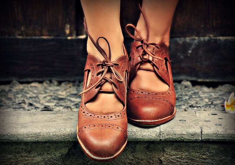 STOCKHOLM. Brown leather booties / brown oxfords / womens leather booties / brown boots / leather brogues. Available in different leather Vintage Brown