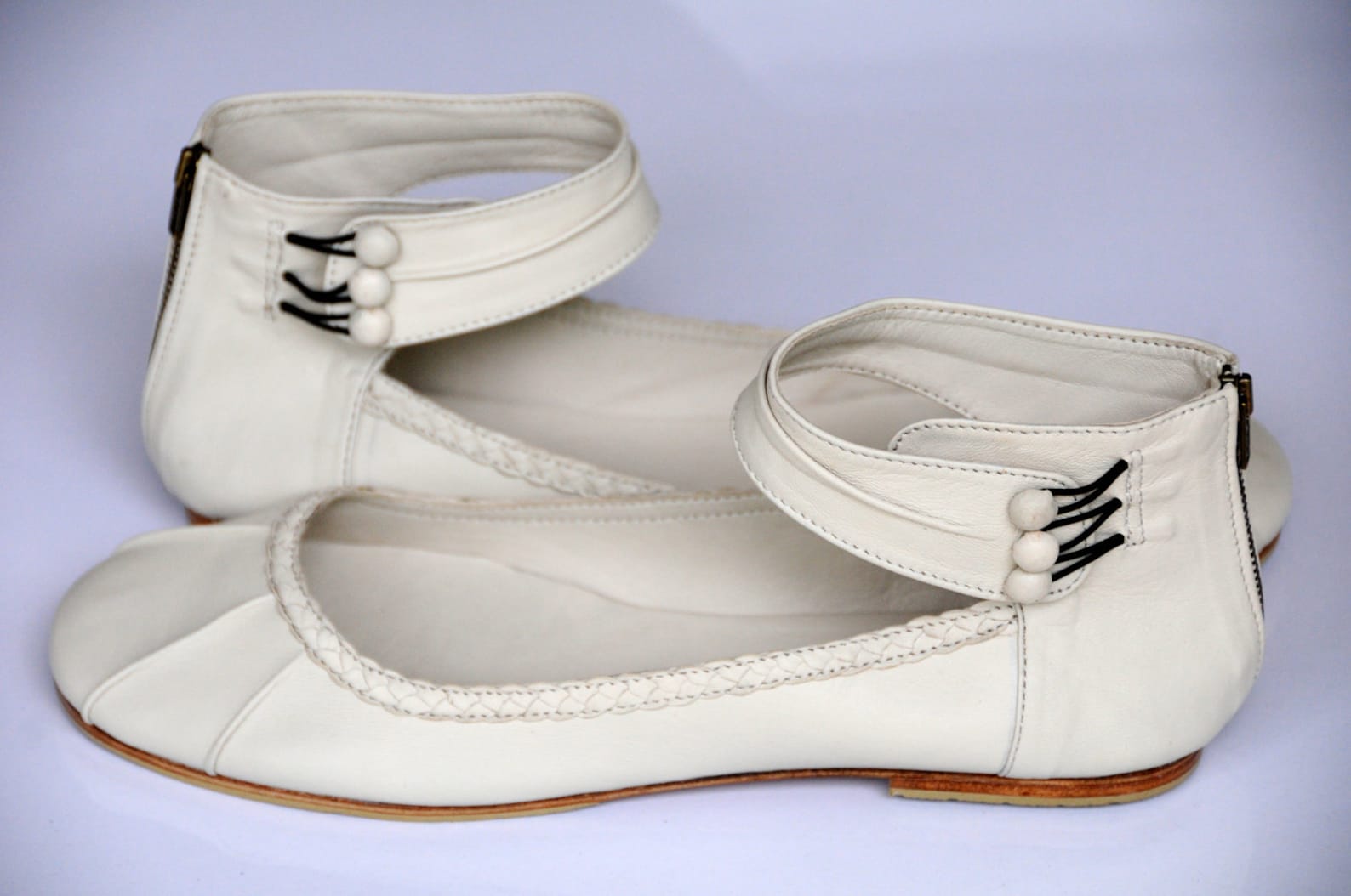muse. ballet flats / leather shoes / bridal shoes / wedding shoes / ivory flats. sizes us 4-13 . available in different leather