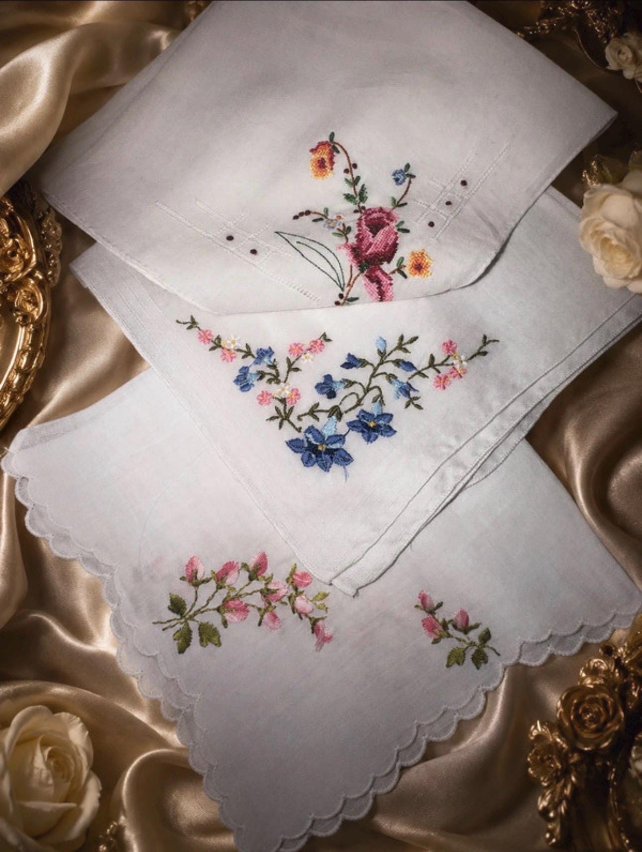 Exceptional set of three antique handkerchiefs in pure linen, entirely hand-embroidered,