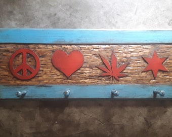 Perchero de cannabis con bandera de Chicago, hecho a medida en CNC. Gancho de pared hecho a mano. Madera de álamo. Rústico, pintado a mano. Paz, amor, cannabis y Chicago.