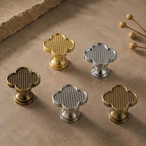 Antique Brass Clover Cabinet Knob, Vintage Drawer Pull, Furniture Hardware, Luxury Kitchen Cabinet Knob, Dresser Pull, Unique Handle