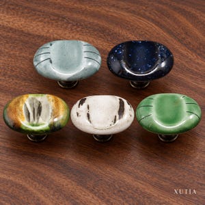 Puxadores ovais de cerâmica para armários, puxadores côncavos para gavetas, puxadores para armários de cozinha em tons de azul, verde e creme, ferragens para móveis de cômoda em estilo vintage.