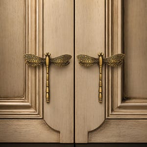 Dragonfly Cabinet Knob, Antique Brass Drawer Pull, Vintage Dresser Handle, Insect Furniture Hardware, Kitchen Cupboard Door Knob Decor