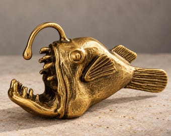 Anglerfisch-Schrankknöpfe, Schubladengriffe aus massivem Messing in Fischform, Kommodengriffe aus antikem Messing in Goldoptik, maritime Schrankbeschläge im Küstenstil, Meeresdekor