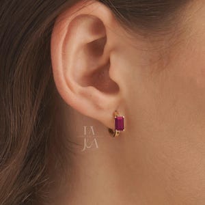 Preciosos pendientes de imitación de rubí con talla esmeralda, pendientes de aro de plata de ley 925, pendientes chapados en oro rosa de 18 quilates, regalo de aniversario para ella.