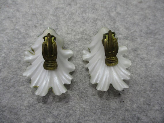 Vintage 50's Celluloid Clip Earrings Bouquet Stac… - image 4