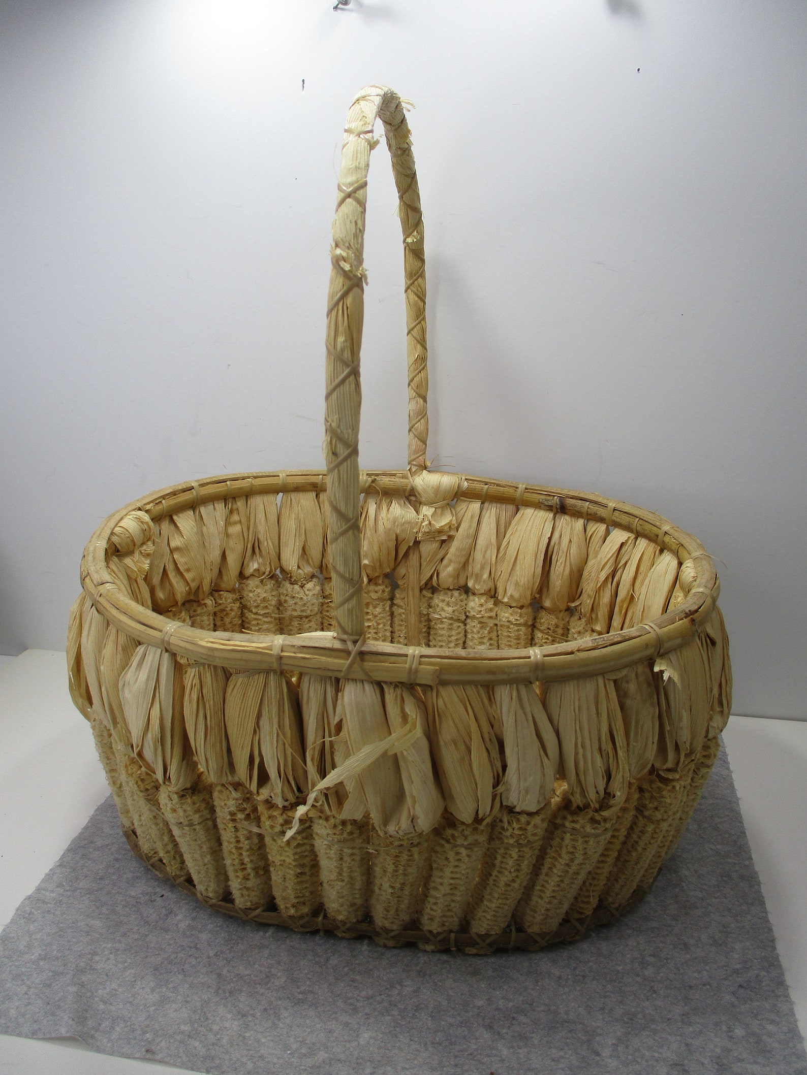 Vintage Hand Woven Corn Cob Husk Basket County Farmhouse Oval
