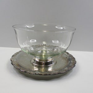 VTG International Silver Company Platter Round Scalloped Tray Glass Bowl
