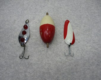 Vintage Heddon Crazy Crawler White Red Fishing Lure Wooden Bug
