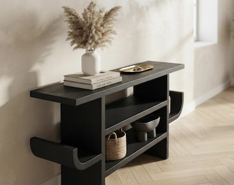 Mesa consola moderna negra, mesa de entrada estilo Wabi-Sabi, mesa auxiliar de madera Japandi, muebles minimalistas para pasillo con estantes curvos, elemento decorativo.