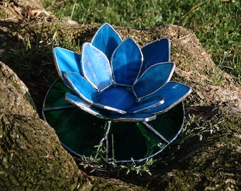 3 Dimensional Handmade Stained Glass Blue Lotus on Green Lily Pad Dish Tray