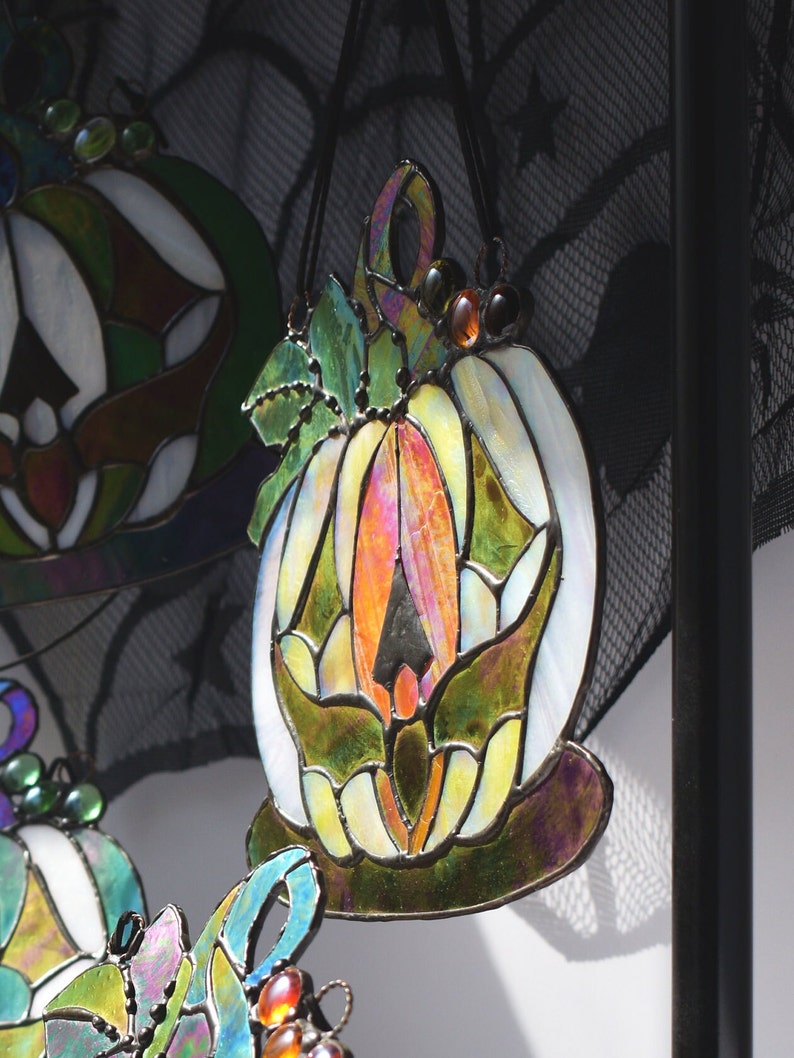 Vidrieras hechas a mano, gran caramelo, maíz, iridiscente, Bat-O-Lantern, calabaza, Suncatcher imagen 3