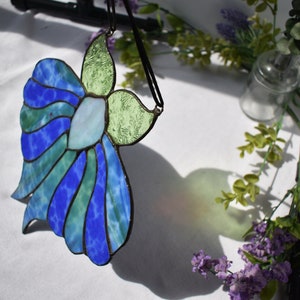 Large Stained Glass Retro Mod Moth Suncatcher in Blue, Green, Periwinkle, and Pink zdjęcie 8