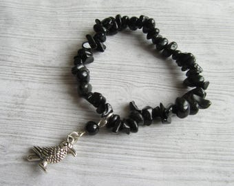 The Morrigan Black Obsidian Gemstone Chips Bracelet With Crow Charm, Dark Goddess Morrígu Stretchy Bangle Jewellery, Goddess of War and Fate