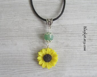 Sunny Sunflower Pendant With Green Agate Gemstone, Perfect Summer Gift for Yellow Flower Lovers