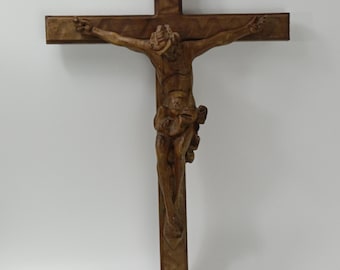 Crucifijo antiguo francés de madera tallada a mano del siglo XIX, cruz de pared INRI, arte popular religioso.