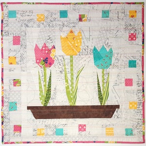 Tulip Mini Quilt - Paper piecing pattern - Flower pattern