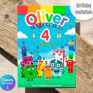 Puede incluir: Una invitación de cumpleaños rectangular con un fondo de cielo azul brillante, nubes blancas y césped verde. El texto dice Oliver is turning 4 at 3 PM on Sat 15 Feb at 99 Flower Valley Drive, Austin, TX 78744. Incluye personajes de bloques coloridos.