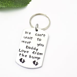 Twins Keyring, Gift from the Bump, Daddy to be Gift, Twin Pregnancy, Gift for New Daddy, Pregnancy Announcement, New Twin Babies, Dad Gifts
