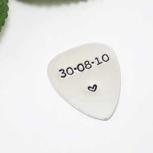 Plectrum gepersonaliseerd, datum verjaardagscadeau, aangepaste plectrum, gitaaraccessoires, plectrumcadeau, cadeau voor muzikant, muziekliefhebber