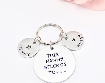 Personalisierte Nanny Schlüsselanhänger: Namen der Enkelkinder, handgestempelte Andenken
