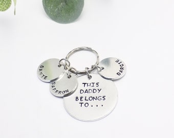 Personalisierte Papa Keychain | Handgestempeltes Geschenk von Sohn, Vater, Mama, Opa, einzigartiges Familiengeschenk, Geburtstag, Vatertag, Weihnachten