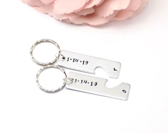 Conjunto de llaveros de aniversario: llaveros personalizados de aluminio para parejas, llaveros a juego, regalo para parejas a distancia.