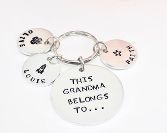 Personalisierte Oma Schlüsselanhänger mit handgestempelten Enkelkindern Namen | Oma Geschenk von Enkelkindern | Nanny Nichte Mama Tante Geschenk