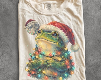 Vintage Christmas Frog 90s Graphic Tee, Retro Holiday Comfort Colors® Animal Lover Festive Shirt