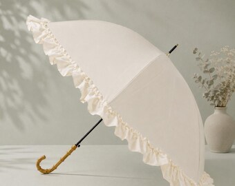 Ivoren paraplu met ruches aan de rand en bamboe handvat | Vintage Japanse zon- en regenparaplu | Parasol in cottagecore-stijl | Trouwparaplu cadeau