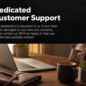 Puede incluir: Un espacio de trabajo con un port&aacute;til plateado, un cuaderno de cuero marr&oacute;n con un bol&iacute;grafo negro, una taza de cer&aacute;mica oscura y una peque&ntilde;a suculenta en una maceta gris. El texto superior dice: Dedicated Customer Support.