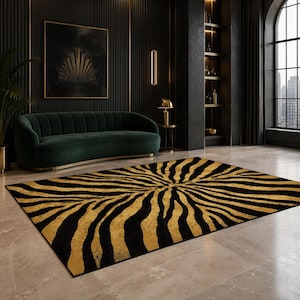 Peut inclure: Un tapis rectangulaire présentant un motif rayonnant audacieux composé de rayures noires et dorées métallisées qui partent du centre pour s'étendre vers les bords, créant un effet visuel contrasté rappelant un éclat de soleil sur la surface.