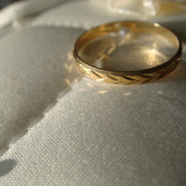 14k Wedding Band