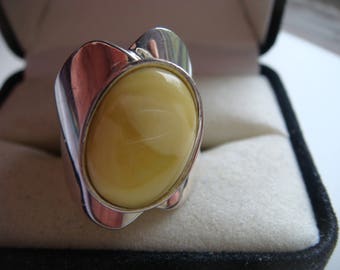 Silver Ring with Lemon Yellow Stone
