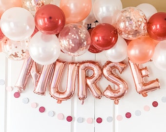 Nuove decorazioni per la festa di laurea dell'infermiera, palloncini per la scuola di infermieristica, ghirlande, striscioni, celebrazioni per le donne, festa di laurea per studenti di infermieristica