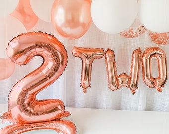 Kit de guirnalda de globos para segundo cumpleaños en oro rosa