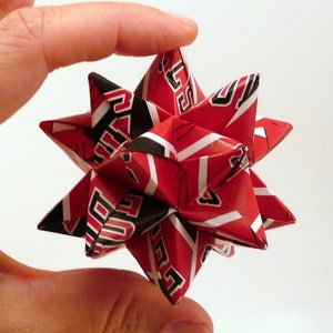 Small Origami Star Made From Licensed Chicago Bulls Paper, Chicago Basketball Star, Bulls Ornament, Chicago Bulls Decoration image 4