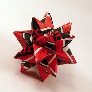 Kleiner Origami Stern aus lizensiertem Papier der Universität von Georgia, Georgia Bulldogs Stern, UGA Ornament, Bulldoggen Dekoration