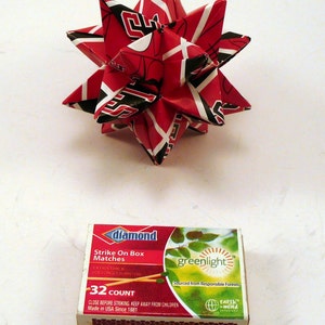 Small Origami Star Made From Licensed Chicago Bulls Paper, Chicago Basketball Star, Bulls Ornament, Chicago Bulls Decoration image 3