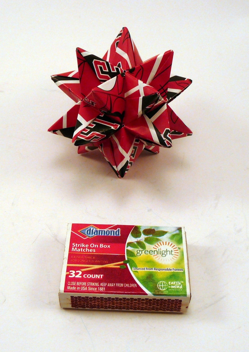 Small Origami Star Made From Licensed Chicago Bulls Paper, Chicago Basketball Star, Bulls Ornament, Chicago Bulls Decoration image 3