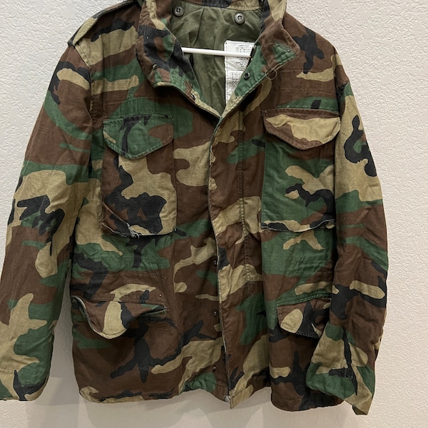 Vintage M65 Field Jacket Medium US Military Surplus Camouflage Army Marines Navy Air Force United States America Streetwear Camo 70s 80s 90s