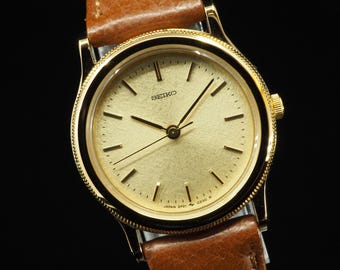 US Duty Paid Vintage 1986 N MINT Seiko 2P21-0070 Gold Quartz 24mm Womens Watch JAPAN