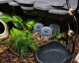 Graveyard Terrarium Decor