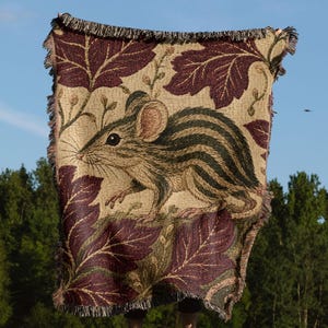 Striped Field Mouse Burgundy Botanical Embroidery | Woven Throw Blanket XW5JP