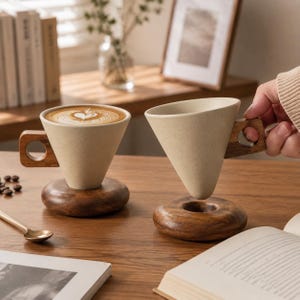 Luksusowy ceramiczny kubek do kawy z drewnianym uchwytem, elegancka filiżanka do latte z drewnianym spodkiem, minimalistyczna filiżanka do kawy, ekskluzywny prezent dla miłośników kawy