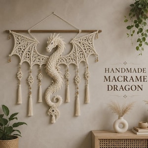 Makramee Drachen Wandbehang | Wilderkind Woodland Kinderzimmer Dekor | Handgemachte Fantasy Kunst | Boho Statement Stück für Wohnzimmer Geschenk